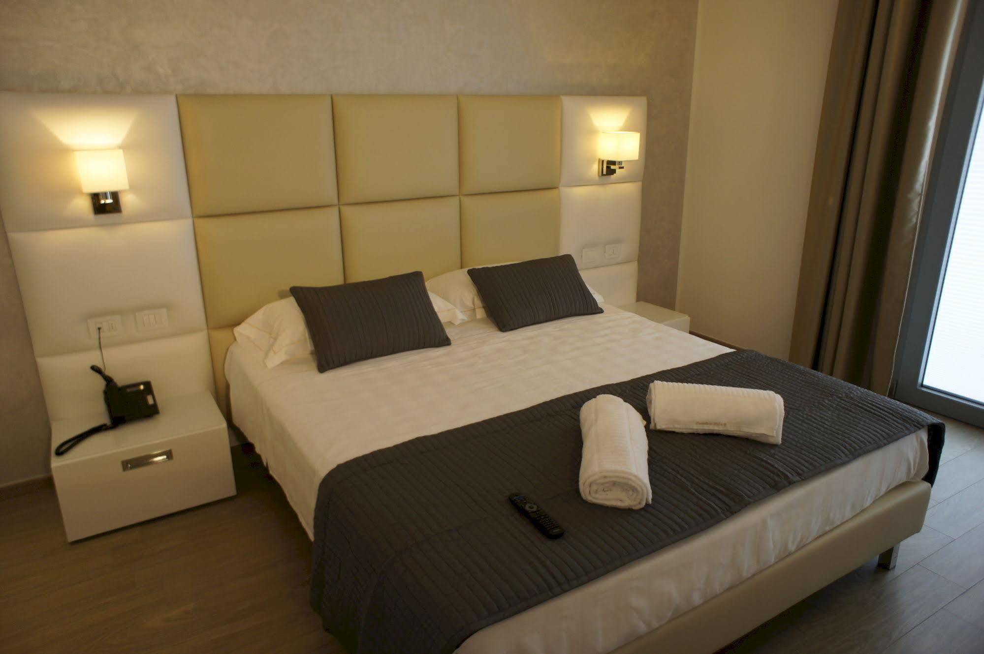 Hotel Al Veliero Pontevico Екстериор снимка