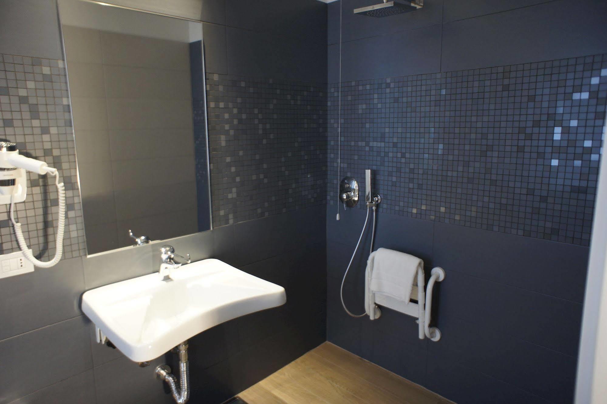 Hotel Al Veliero Pontevico Екстериор снимка