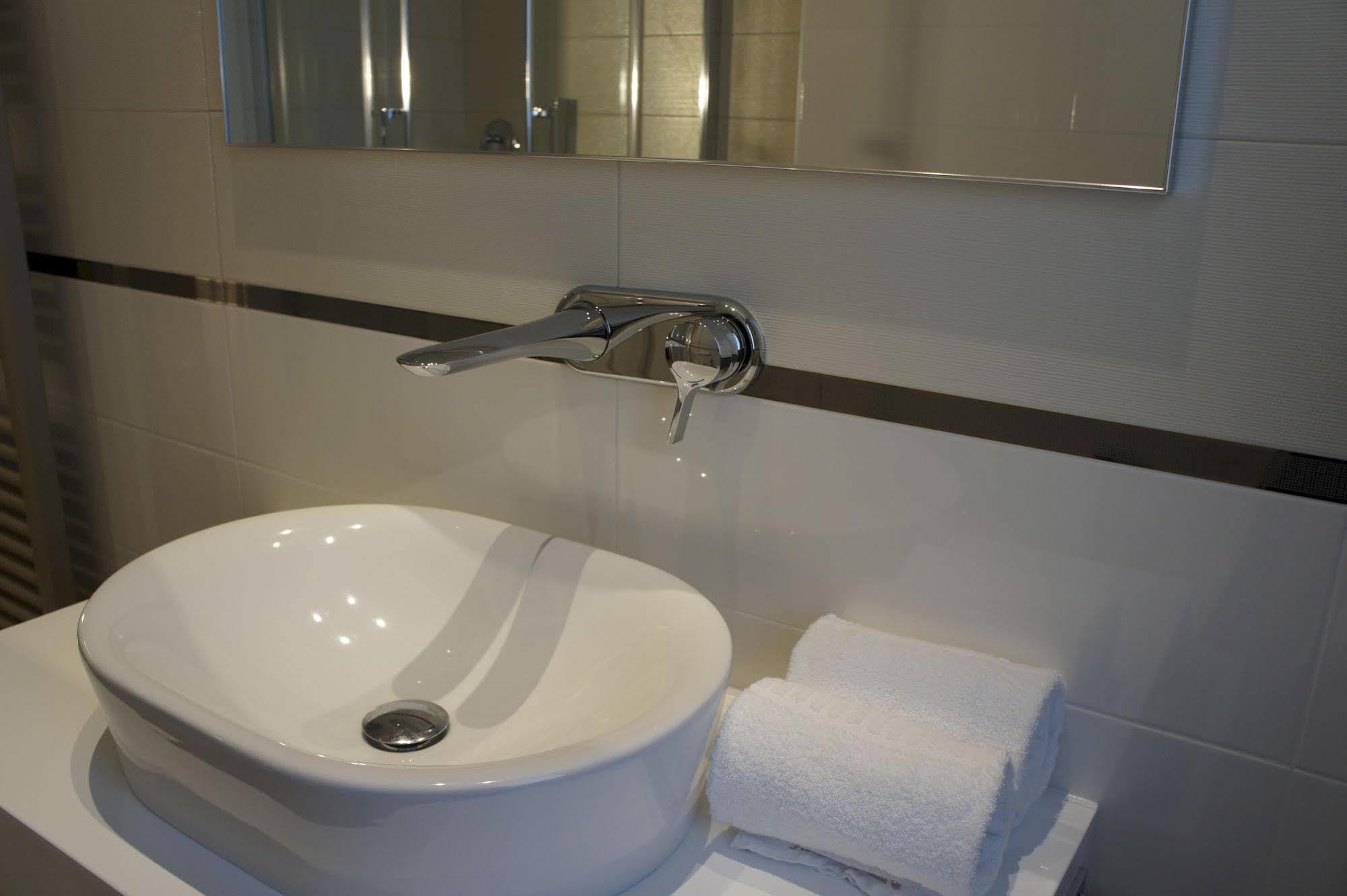 Hotel Al Veliero Pontevico Екстериор снимка
