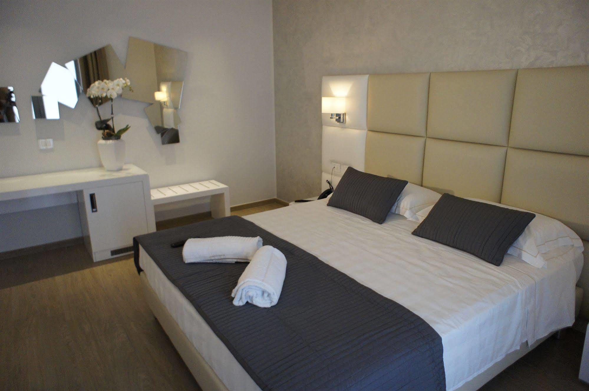 Hotel Al Veliero Pontevico Екстериор снимка